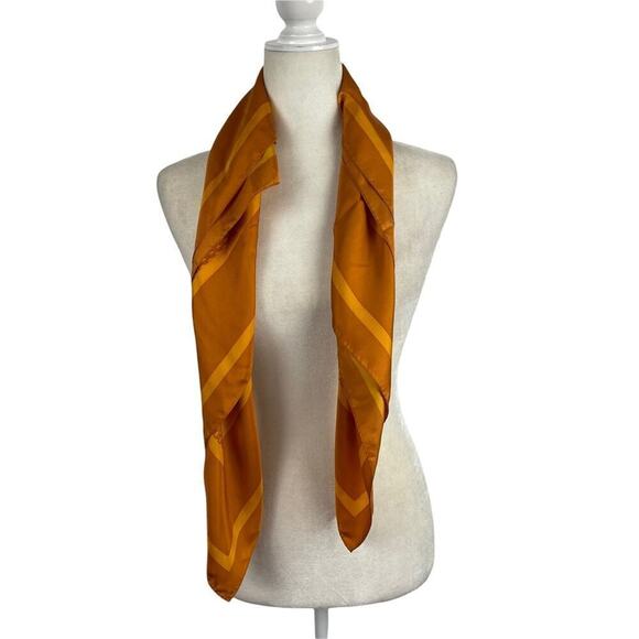 Vineyard Vines Silk Square Umbrella Print Yellow Scarf 35x35 - Picture 3 of 13